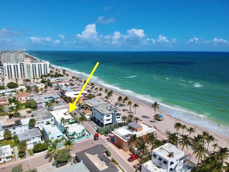 2212 N Surf Rd, Hollywood, FL à vendre - Photo du bâtiment - Image 3 de 23