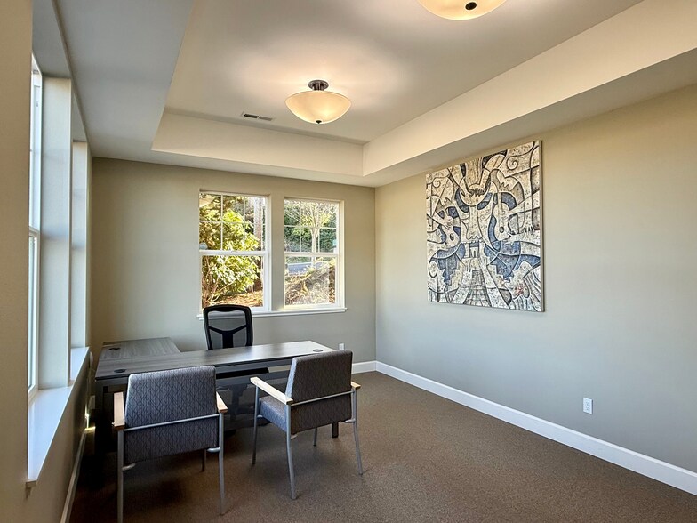 2210 NE 22nd St, Lincoln City, OR for lease - Building Photo - Image 2 of 10