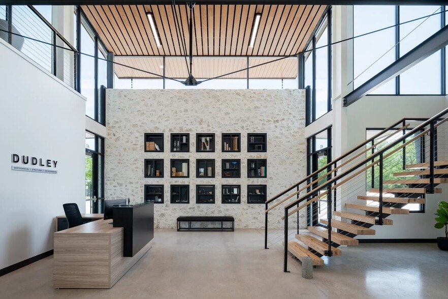 40 Pamela Ln, College Station, TX for lease - Interior Photo - Image 3 of 7