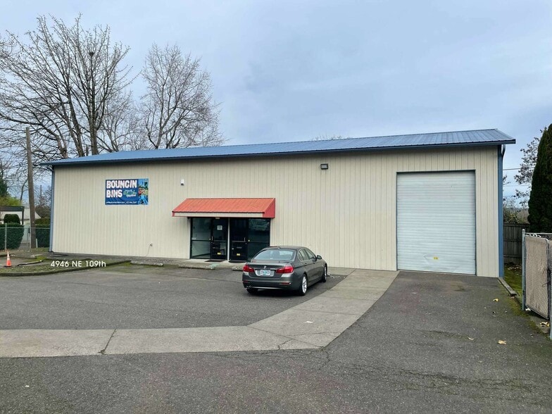 Four Industrial Building Opportunity portfolio of 4 properties for sale on LoopNet.ca - Building Photo - Image 2 of 4