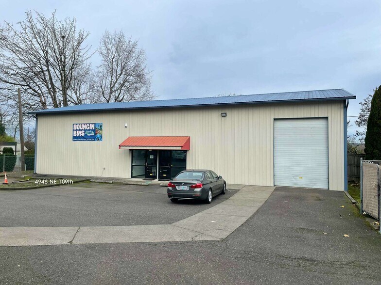 Four Industrial Building Opportunity portefeuille de 4 propriétés à vendre sur LoopNet.ca - Photo du bâtiment - Image 2 de 4