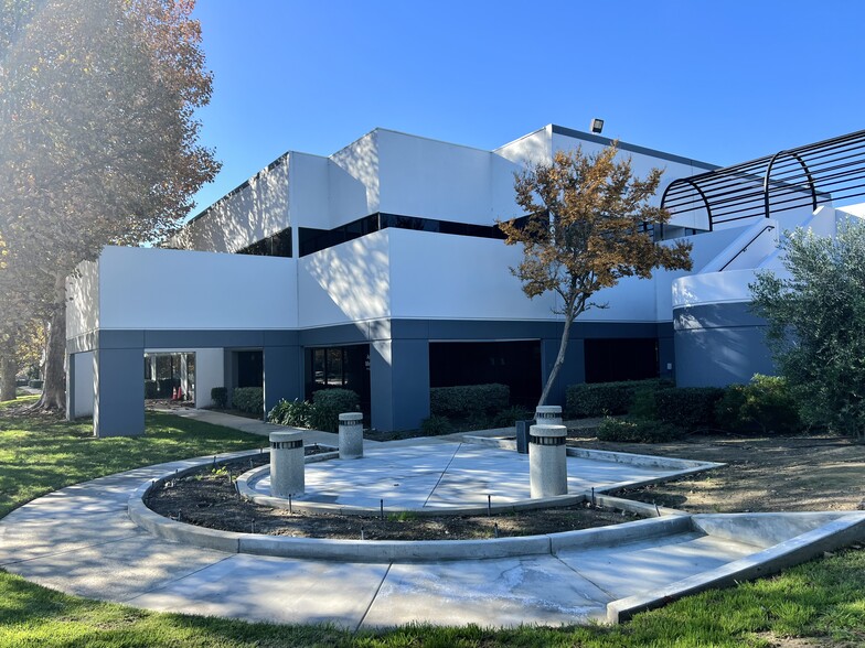 9650 9th St, Rancho Cucamonga, CA for lease - Building Photo - Image 1 of 3