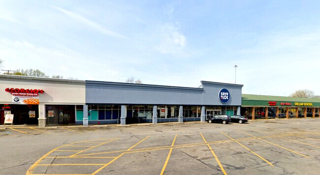 Plus de détails pour 15700-15880 Broadway Ave, Maple Heights, OH - Bureau/Commerce de détail, Commerce de détail à louer