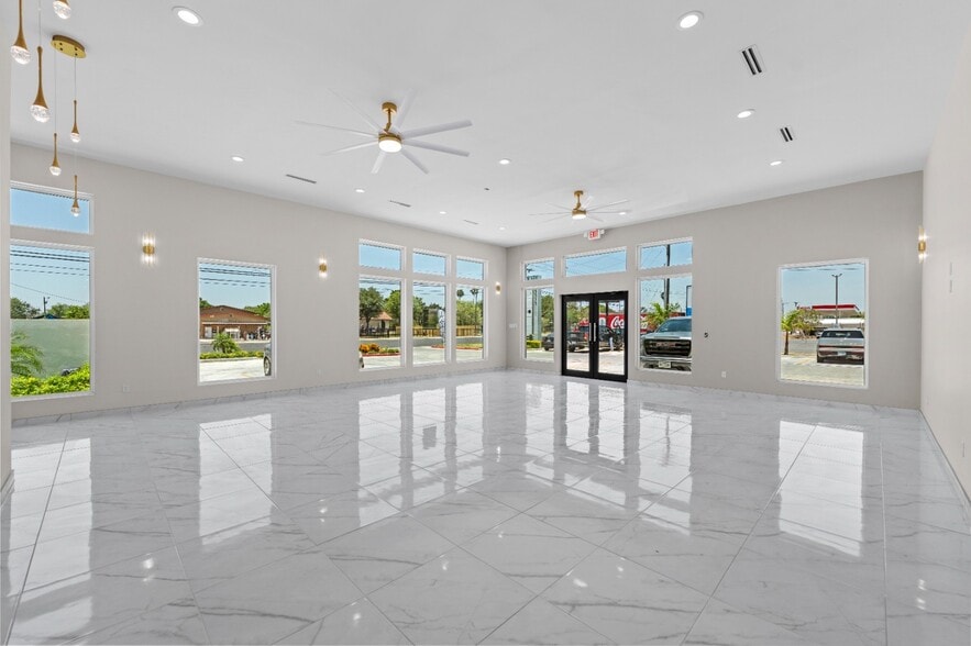 4414 S Raul Longoria Rd, Edinburg, TX for lease - Interior Photo - Image 3 of 23