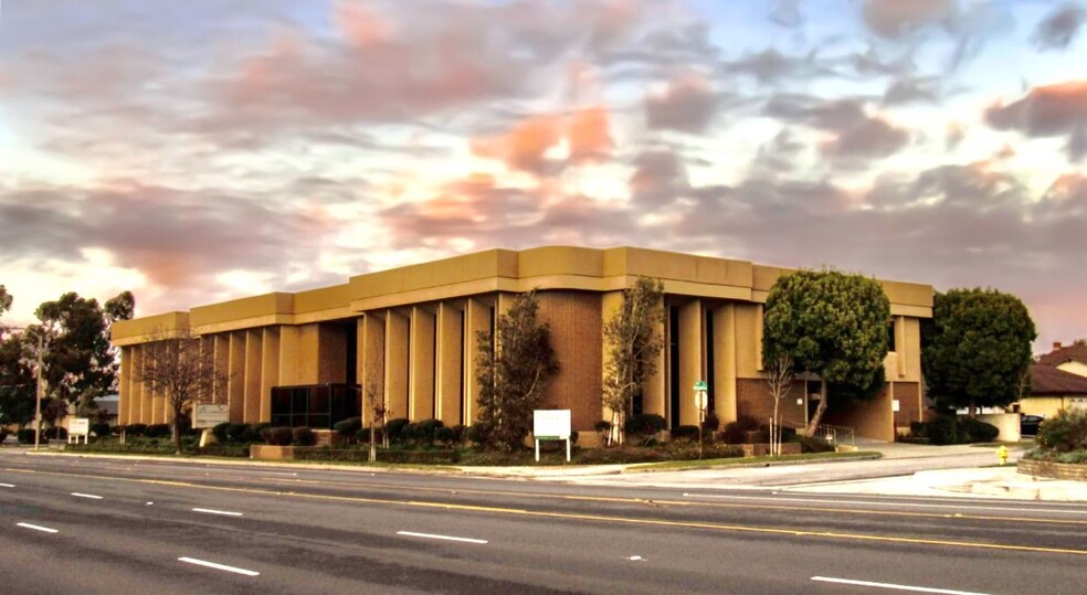 22700 Crenshaw Blvd, Torrance, CA for sale - Building Photo - Image 1 of 1