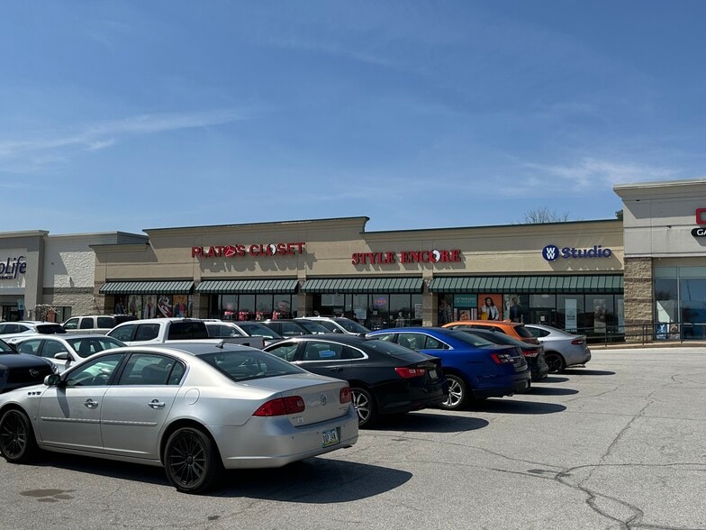 Dave & Buster's Anchored Center portfolio of 2 properties for sale on LoopNet.ca - Building Photo - Image 3 of 7