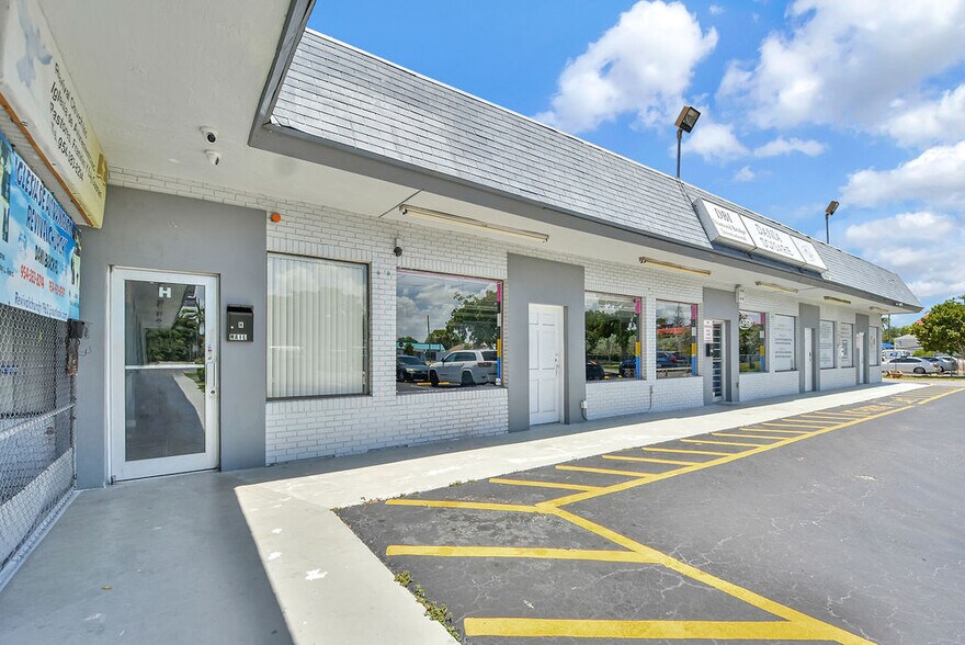 265 S Federal Hwy, Dania Beach, FL à louer - Photo du bâtiment - Image 2 de 41