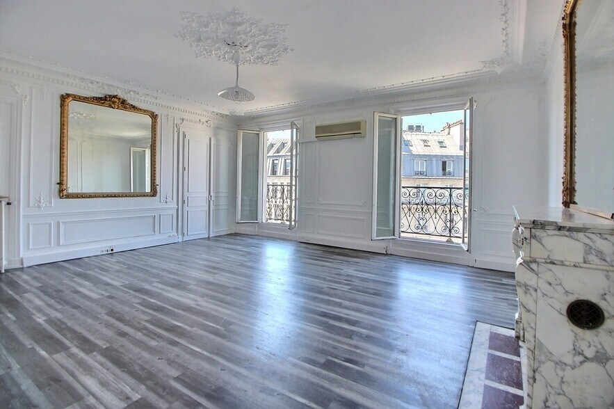 66 Rue La Fayette, Paris à louer - Photo du bâtiment - Image 2 de 19