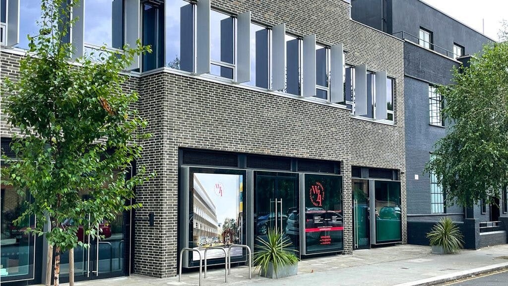 99-111 Freston Rd, Londres à louer Photo du bâtiment- Image 1 de 11