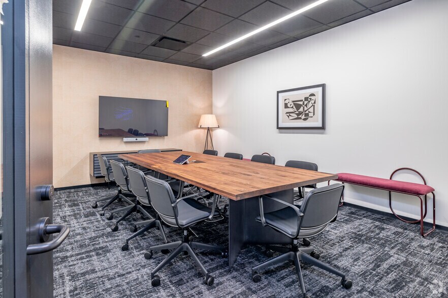 201 E Washington St, Phoenix, AZ for lease - Interior Photo - Image 3 of 24