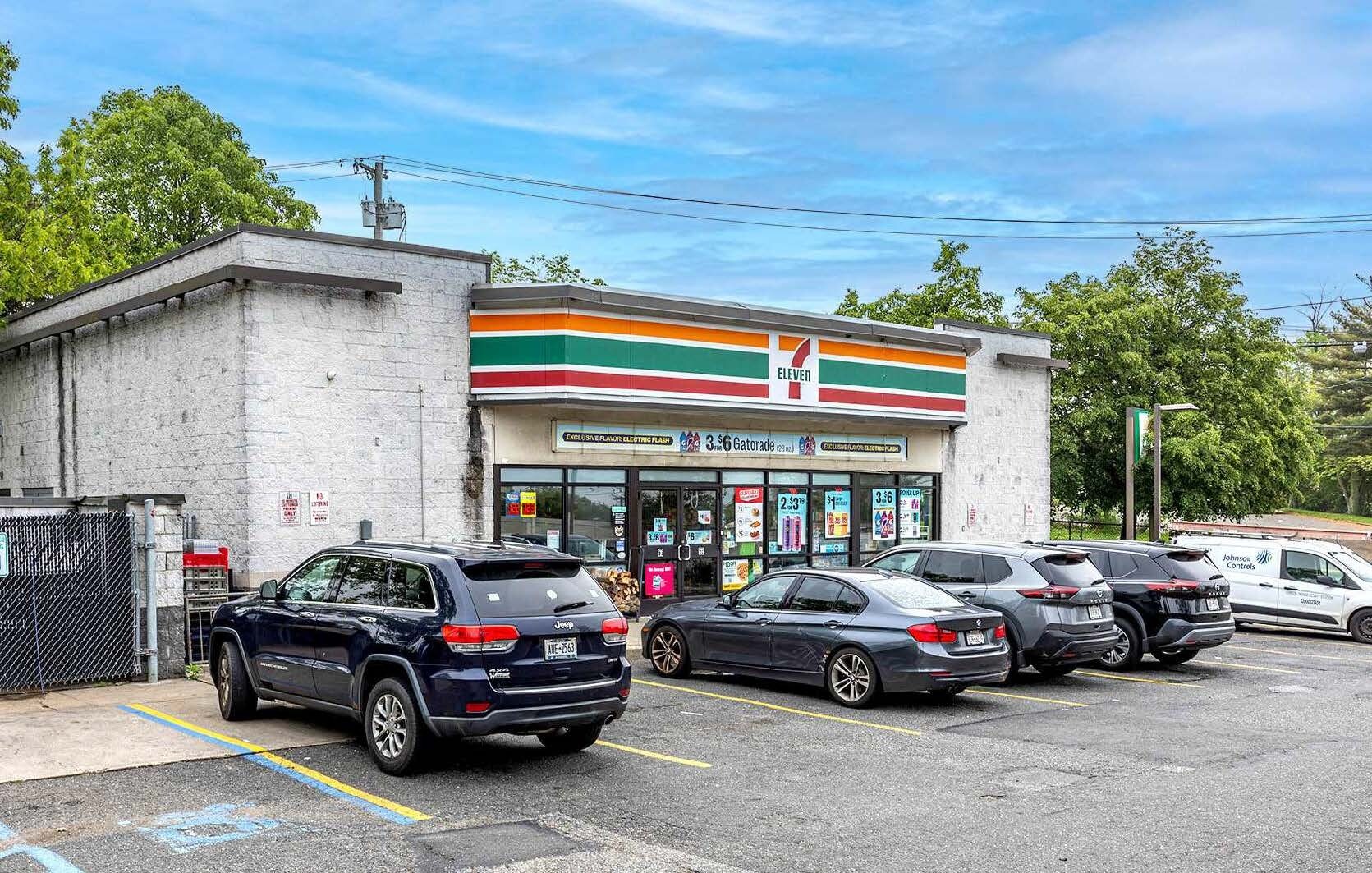 160 Sunnyside Blvd, Plainview, NY à vendre Photo du bâtiment- Image 1 de 1