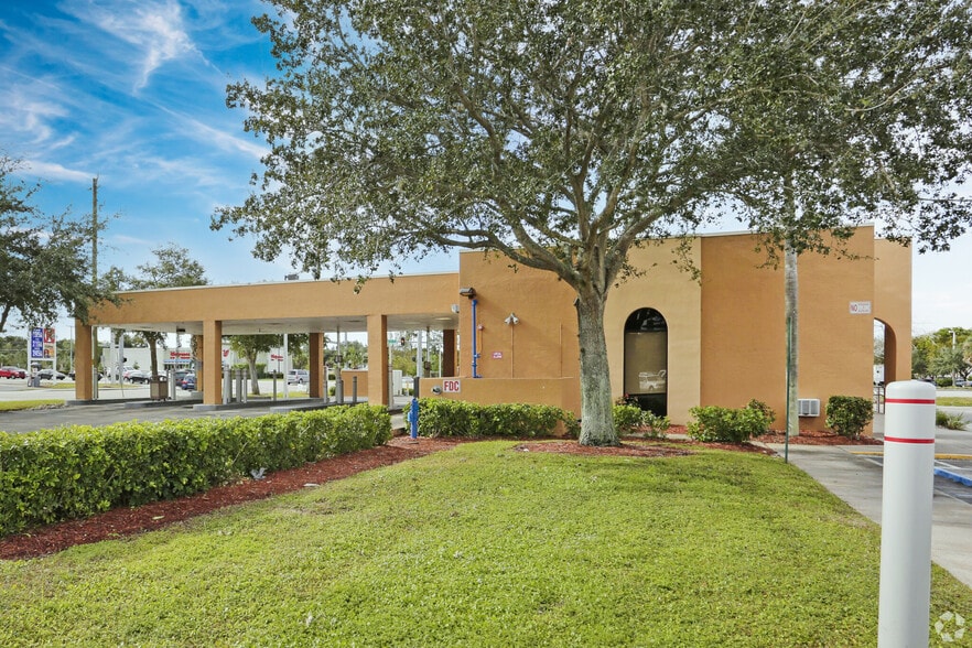 19017 S Tamiami Trl, Fort Myers, FL for sale - Building Photo - Image 3 of 3