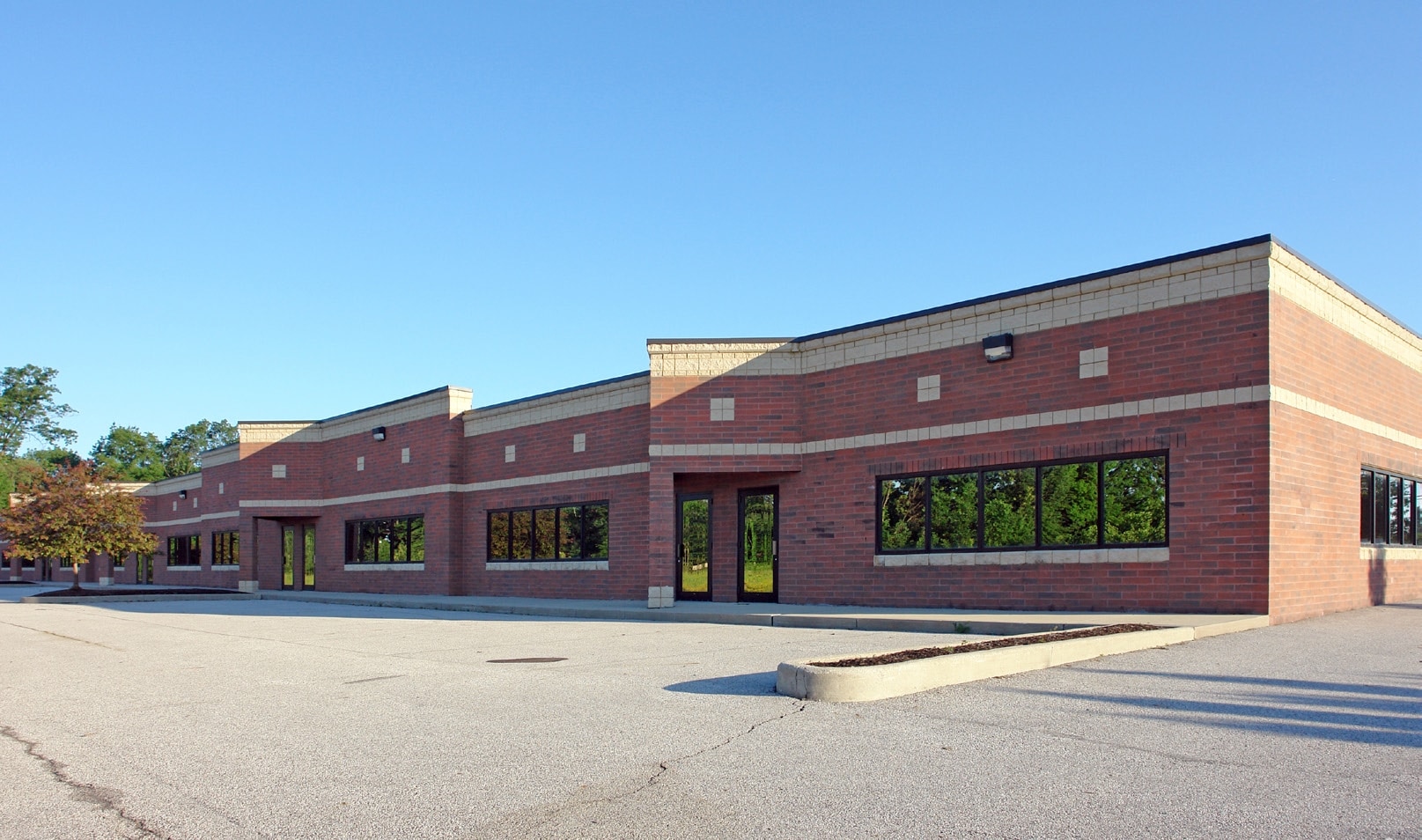 5675 Hudson Industrial Pky, Hudson, OH for lease Primary Photo- Image 1 of 7