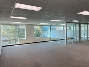 1011 SW Klickitat Way, Seattle, WA for lease Interior Photo- Image 1 of 4