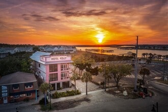 87 Center St, Folly Beach, SC for lease Building Photo- Image 2 of 6