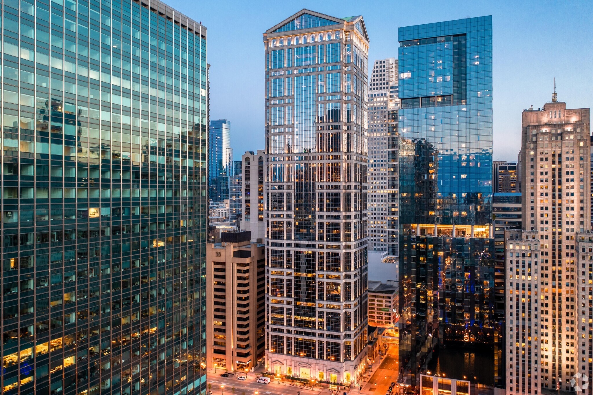 77 W Wacker Dr, Chicago, IL for lease Building Photo- Image 1 of 30