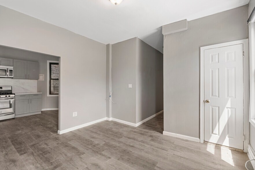 1711 Zerega Ave, Bronx, NY à louer - Photo du bâtiment - Image 3 de 25