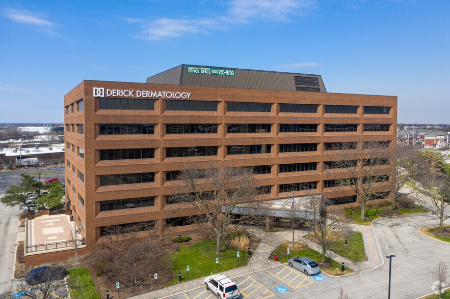 85 W Algonquin Rd, Arlington Heights, IL à louer - Photo du bâtiment - Image 2 de 5