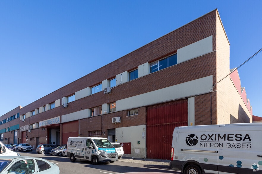 Calle de Torre de Don Miguel, 33, Madrid, Madrid for lease - Primary Photo - Image 1 of 7