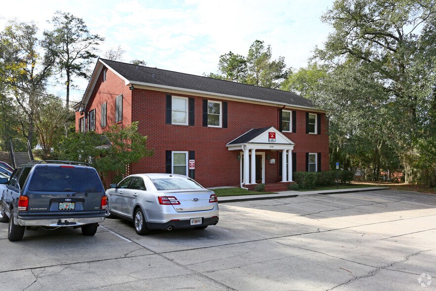 2108 Delta Way, Tallahassee, FL à vendre - Photo principale - Image 1 de 14