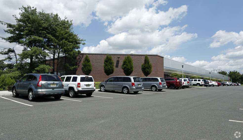 1075 Cranbury South River Rd, South Brunswick, NJ for lease - Building Photo - Image 2 of 5