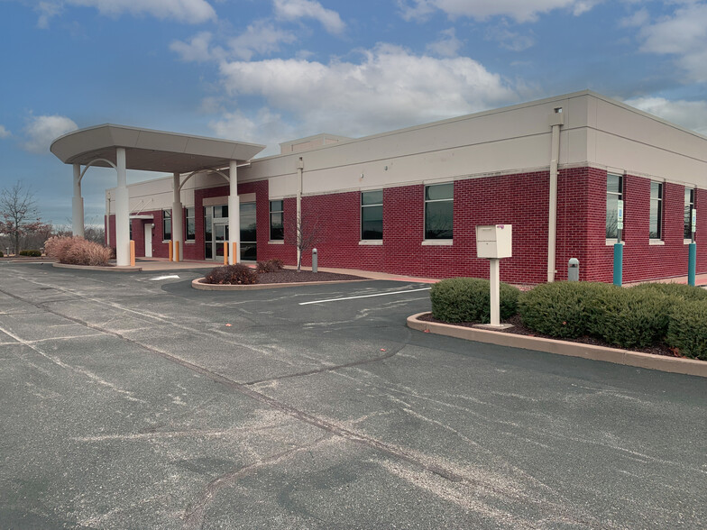 Southern Illinois Medical Office portfolio of 3 properties for sale on LoopNet.ca - Primary Photo - Image 3 of 3