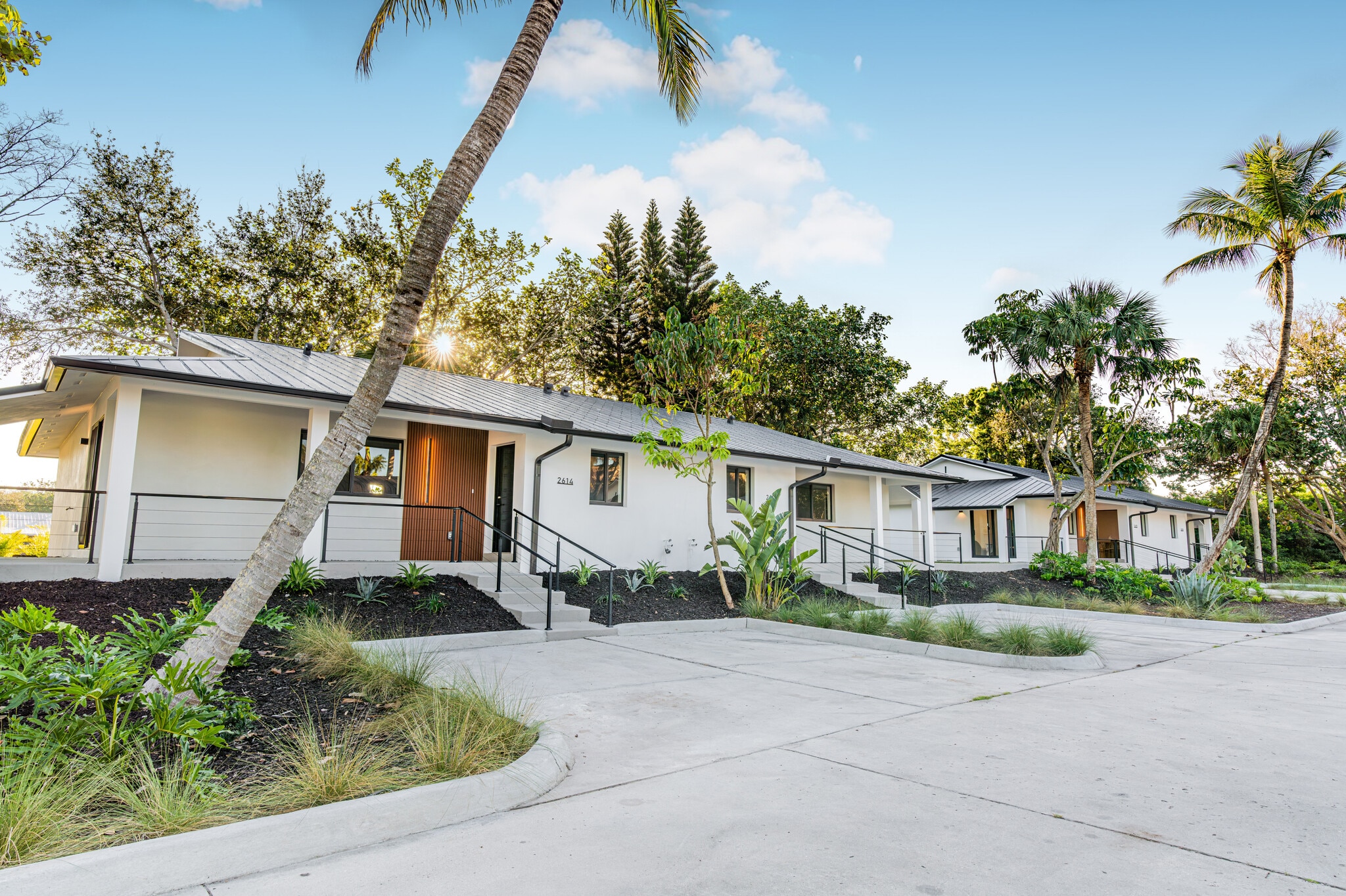 2616 Lakeview Dr, Naples, FL à vendre Photo principale- Image 1 de 77