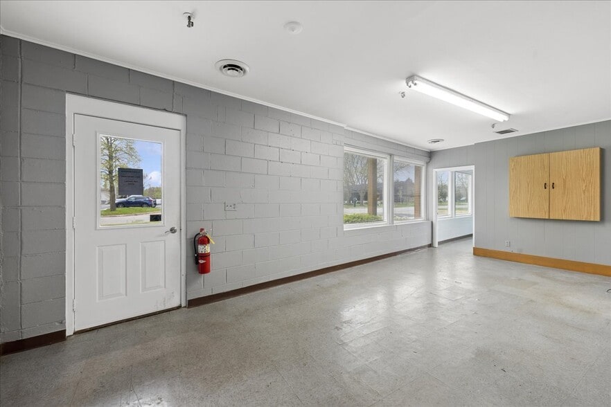 931 W Wilson St, Batavia, IL for lease - Interior Photo - Image 3 of 11