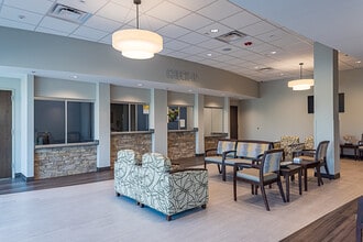 400-444 Clinchfield St, Kingsport, TN for lease Building Photo- Image 1 of 12