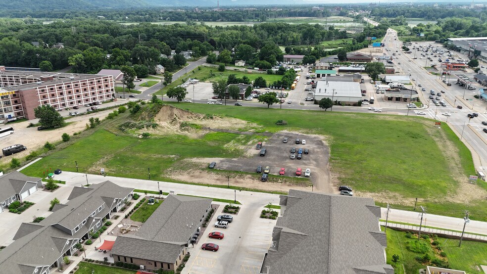 1325 St Andrew st, La Crosse, WI for lease - Aerial - Image 3 of 6