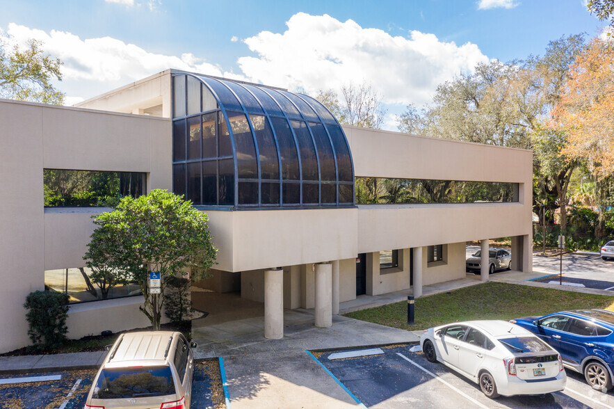 220 N Westmonte Dr, Altamonte Springs, FL à louer - Photo du b timent - Image 1 de 15