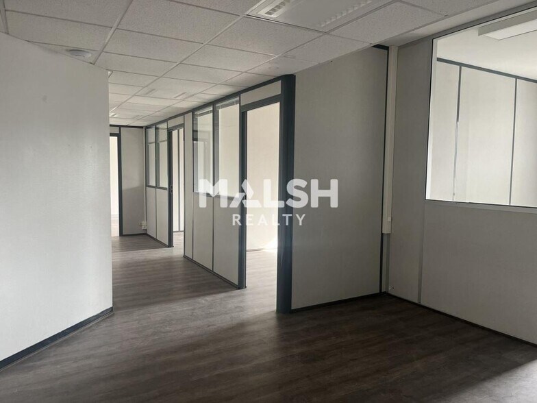9 Rue Des Tuiliers, Lyon for lease - Interior Photo - Image 2 of 27