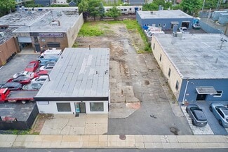 Plus de détails pour 88 S Bayles Ave, Port Washington, NY - Commerce de détail à vendre