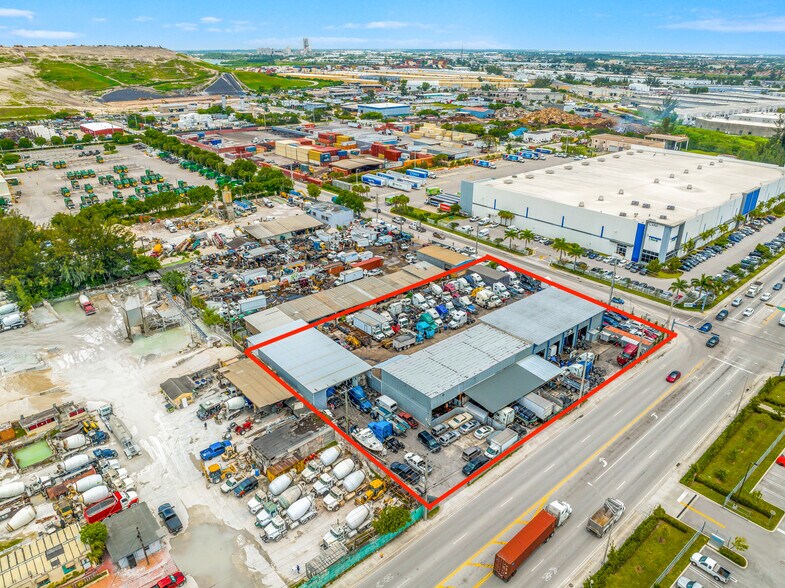 8700 NW 93rd St, Medley, FL à vendre - Photo du bâtiment - Image 2 de 11