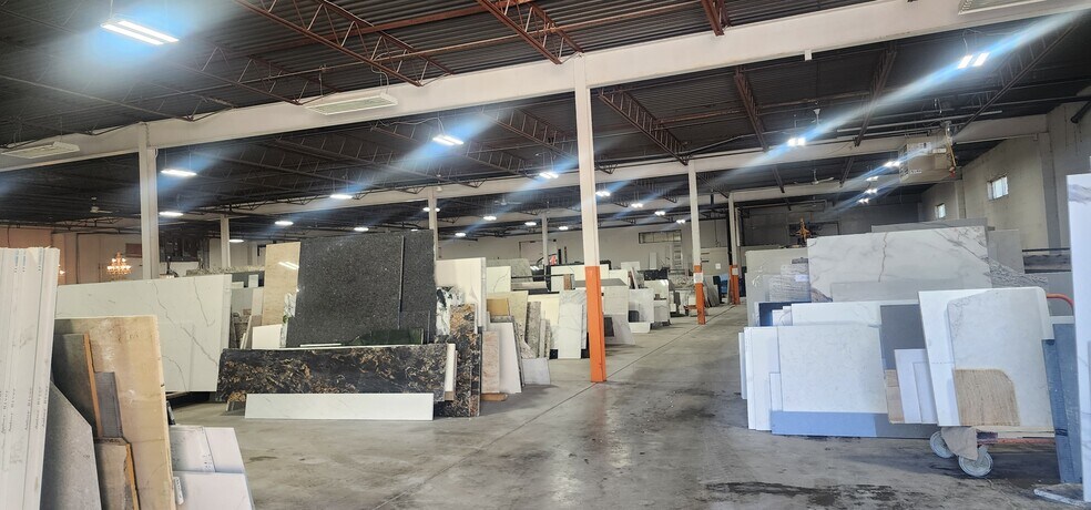 1285 Crawford Av, Windsor, ON à vendre - Photo du bâtiment - Image 3 de 8