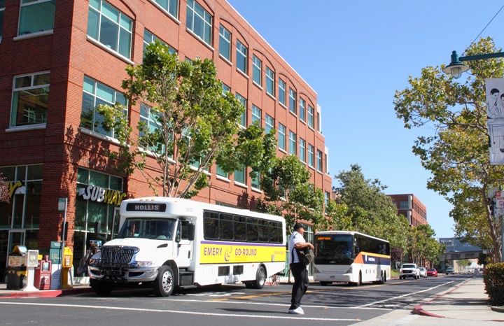 5885 Hollis St, Emeryville, CA for lease - Building Photo - Image 2 of 6