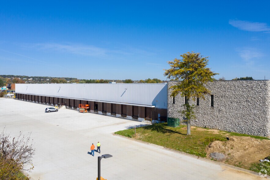 7058 Snowdrift Rd, Allentown, PA à louer - Photo du bâtiment - Image 3 de 8