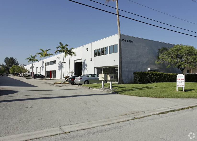 8050-8080 NW 29th St, Miami, FL for lease - Building Photo - Image 3 of 5