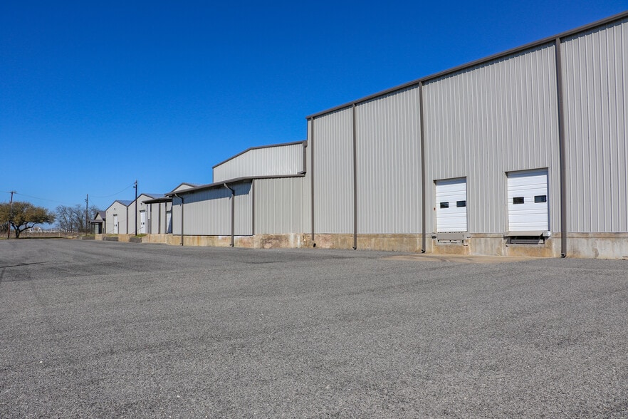 428 Gibbons Rd, Sherman, TX for lease - Building Photo - Image 3 of 14