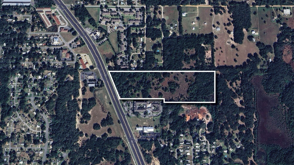 912 Linden Street, Lady Lake, FL à vendre - Photo du bâtiment - Image 1 de 5