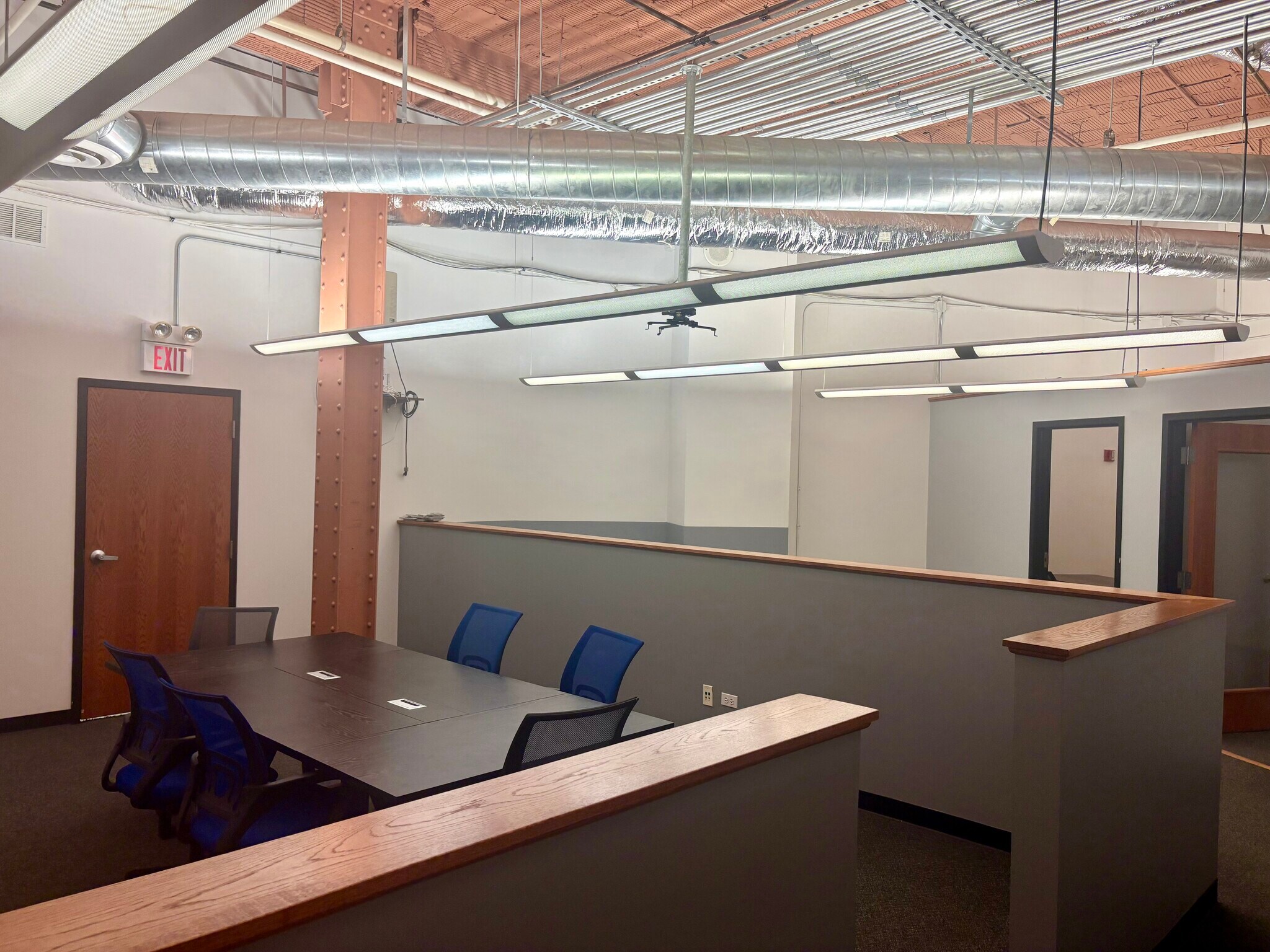 25 S Grove Ave, Elgin, IL for lease Interior Photo- Image 1 of 6