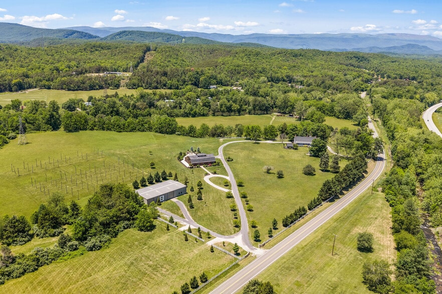 4301 Longdale Furnace Rd, Clifton Forge, VA à vendre - Photo du bâtiment - Image 2 de 110