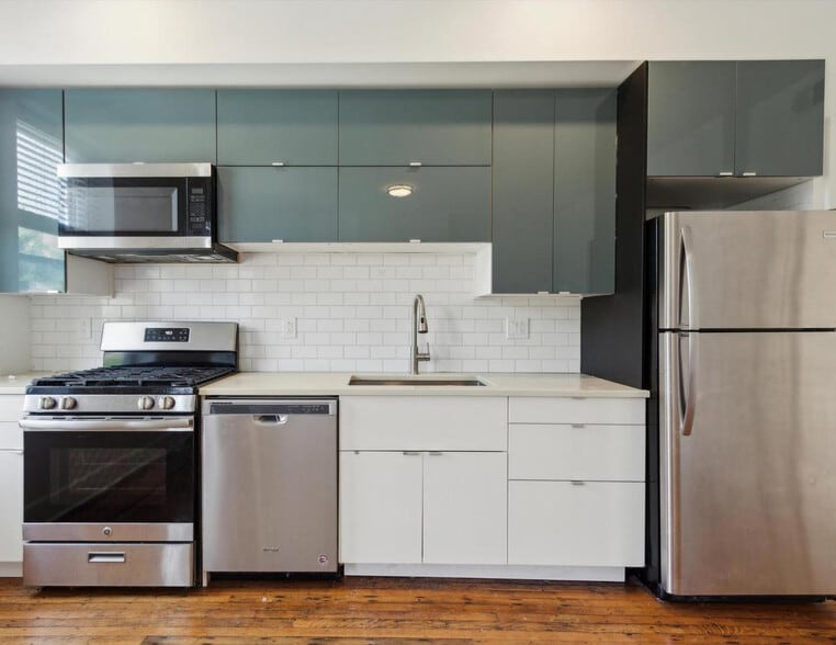4813-4815 Chester Ave, Philadelphia, PA for sale - Building Photo - Image 2 of 8