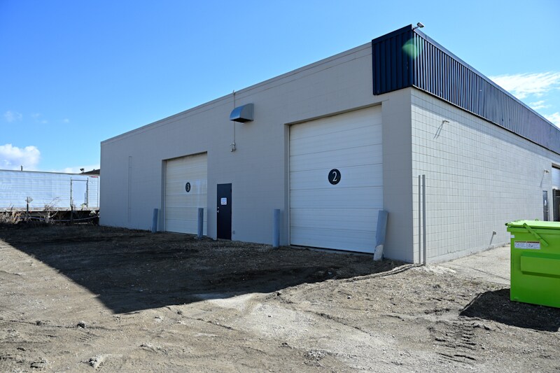 11222B 87 Av, Fort Saskatchewan, AB à vendre - Photo du bâtiment - Image 2 de 4