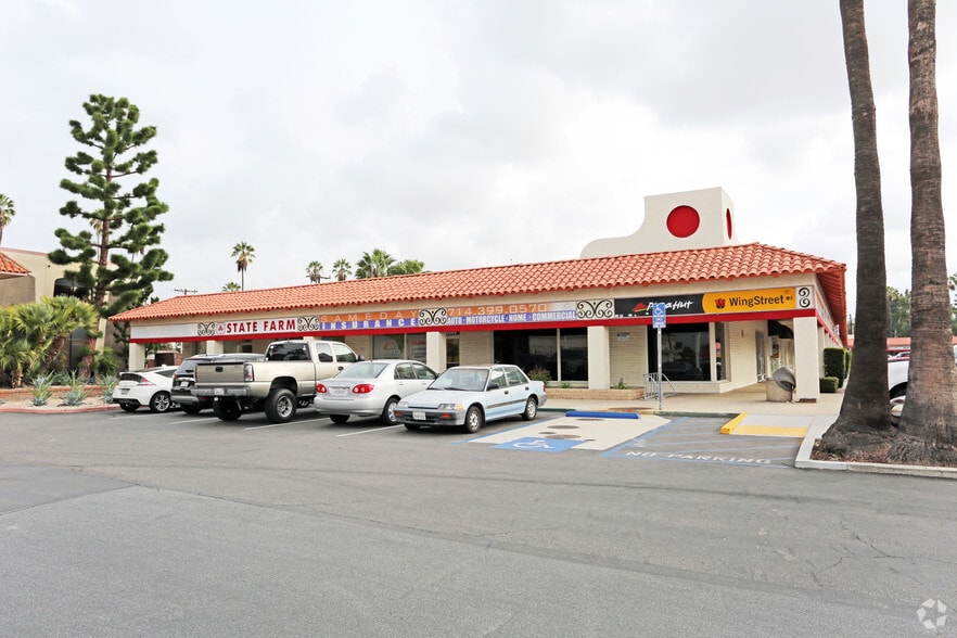 2093-2145 E Ball Rd, Anaheim, CA à louer - Photo du bâtiment - Image 3 de 6