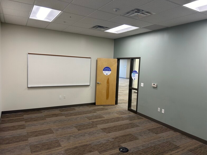 30 Becker Rd, West Henrietta, NY for lease - Interior Photo - Image 2 of 15