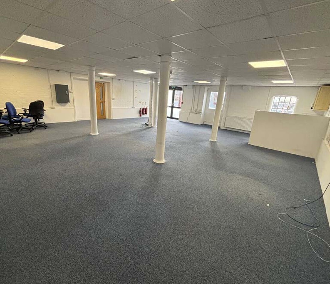 Mill Rd, Totton for lease Interior Photo- Image 1 of 2