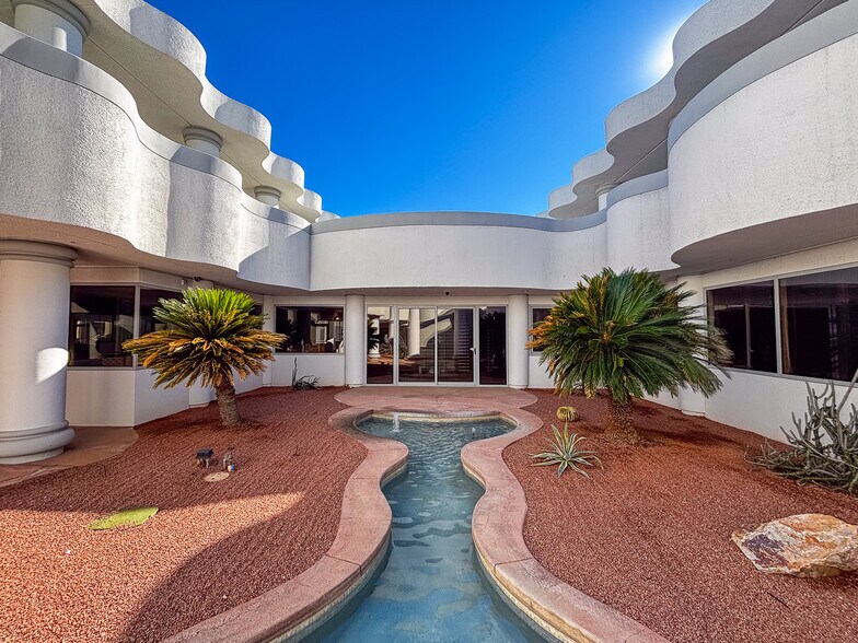 74785 Highway 111, Indian Wells, CA à louer - Photo du bâtiment - Image 2 de 14