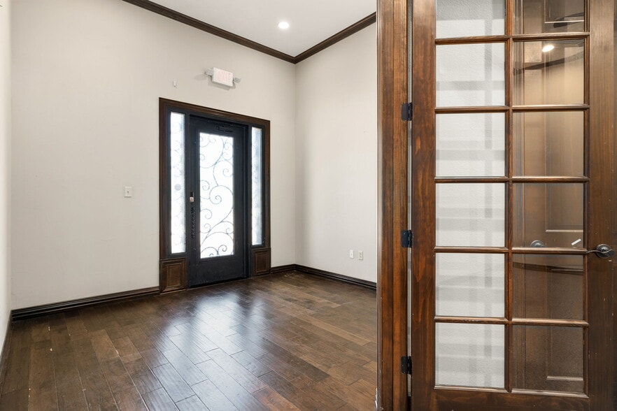 9300 John Hickman Pky, Frisco, TX for lease - Interior Photo - Image 2 of 21