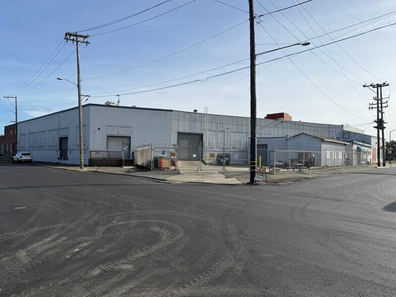2500 Campbell St, Oakland, CA à louer - Photo du bâtiment - Image 1 de 9